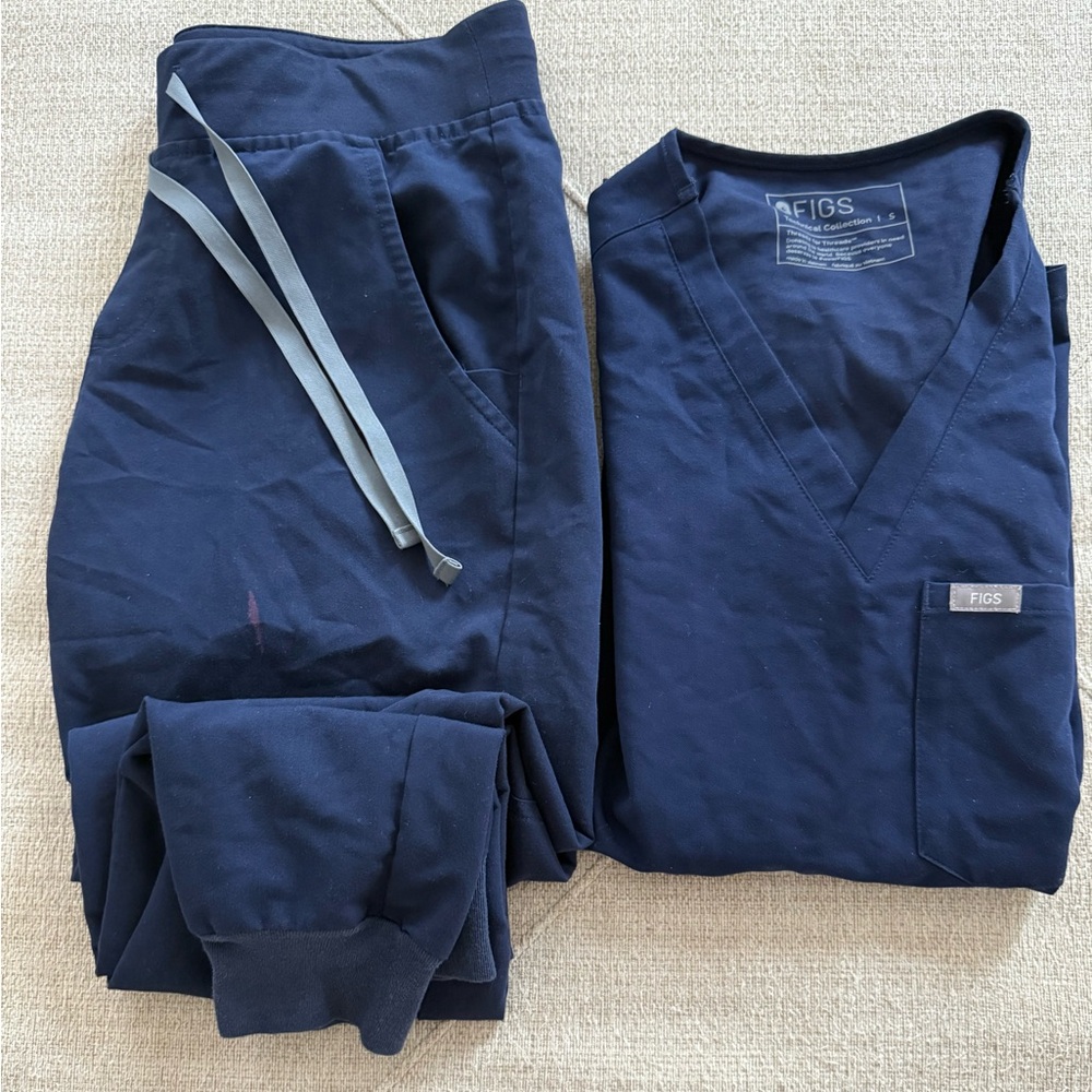 Small FIGS Navy Blue Scrub Set